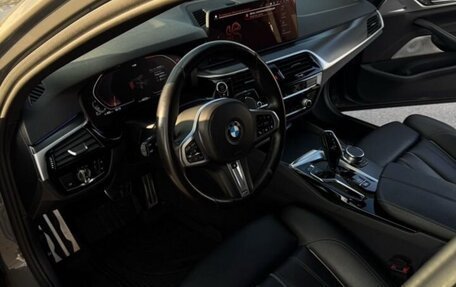 BMW 5 серия, 2022 год, 4 300 000 рублей, 10 фотография