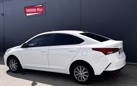 Hyundai Solaris II рестайлинг, 2021 год, 1 700 000 рублей, 2 фотография