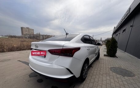 Hyundai Solaris II рестайлинг, 2021 год, 1 700 000 рублей, 6 фотография