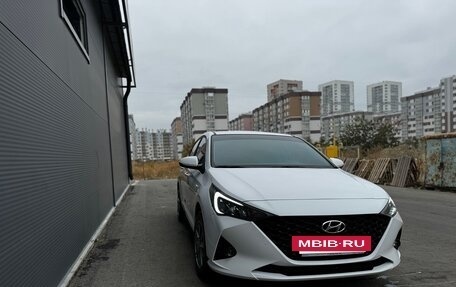 Hyundai Solaris II рестайлинг, 2021 год, 1 700 000 рублей, 13 фотография
