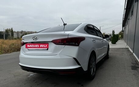 Hyundai Solaris II рестайлинг, 2021 год, 1 700 000 рублей, 12 фотография