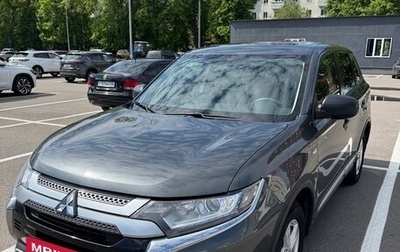 Mitsubishi Outlander III рестайлинг 3, 2019 год, 2 050 000 рублей, 1 фотография