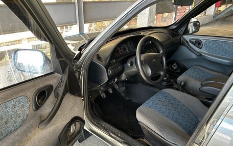 Chevrolet Niva I рестайлинг, 2004 год, 299 000 рублей, 9 фотография