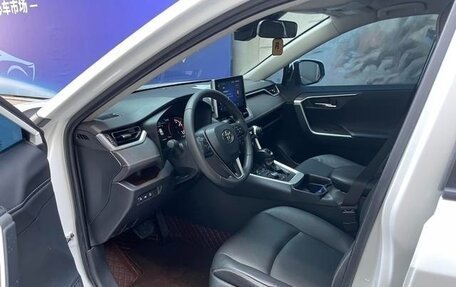 Toyota RAV4, 2021 год, 1 900 000 рублей, 8 фотография
