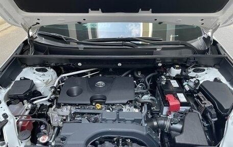 Toyota RAV4, 2021 год, 1 900 000 рублей, 7 фотография
