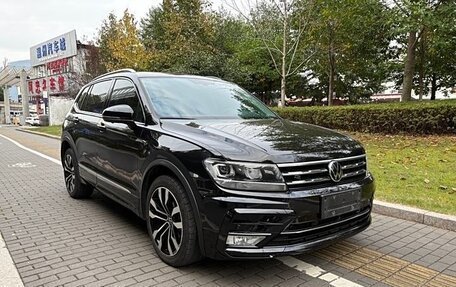 Volkswagen Tiguan II, 2021 год, 1 800 000 рублей, 3 фотография