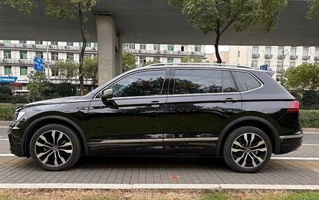 Volkswagen Tiguan II, 2021 год, 1 800 000 рублей, 7 фотография