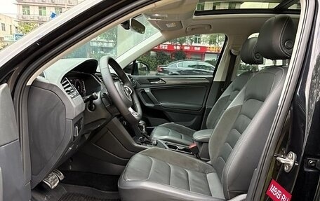 Volkswagen Tiguan II, 2021 год, 1 800 000 рублей, 8 фотография