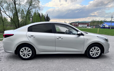 KIA Rio IV, 2017 год, 990 000 рублей, 7 фотография