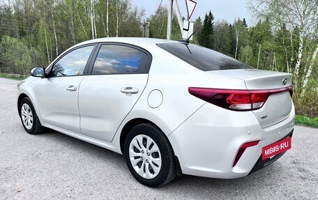 KIA Rio IV, 2017 год, 990 000 рублей, 4 фотография