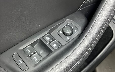 Volkswagen Passat B8 рестайлинг, 2019 год, 1 900 000 рублей, 2 фотография