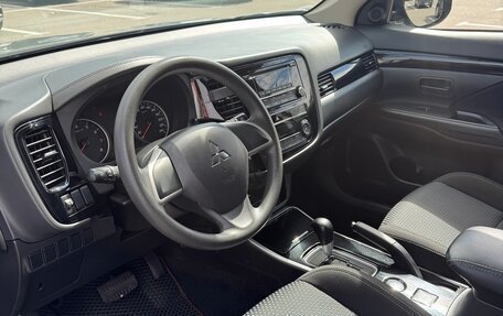 Mitsubishi Outlander III рестайлинг 3, 2019 год, 2 050 000 рублей, 12 фотография