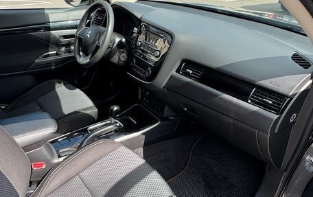 Mitsubishi Outlander III рестайлинг 3, 2019 год, 2 050 000 рублей, 7 фотография