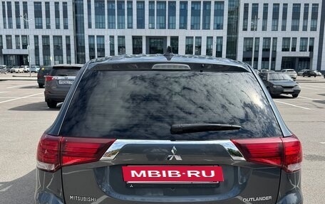 Mitsubishi Outlander III рестайлинг 3, 2019 год, 2 050 000 рублей, 5 фотография