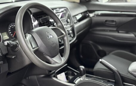 Mitsubishi Outlander III рестайлинг 3, 2019 год, 2 050 000 рублей, 18 фотография