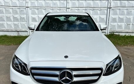 Mercedes-Benz E-Класс, 2017 год, 3 550 000 рублей, 1 фотография