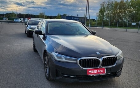 BMW 5 серия, 2021 год, 6 780 000 рублей, 2 фотография