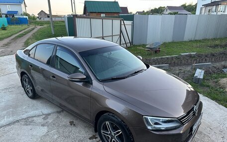 Volkswagen Jetta VI, 2013 год, 750 000 рублей, 2 фотография