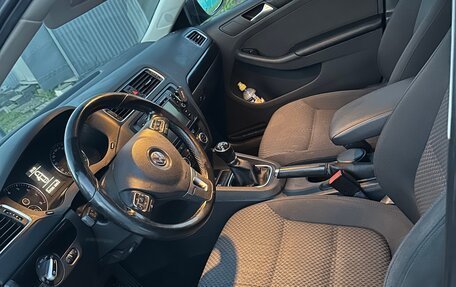Volkswagen Jetta VI, 2013 год, 750 000 рублей, 12 фотография