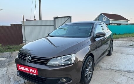 Volkswagen Jetta VI, 2013 год, 750 000 рублей, 4 фотография
