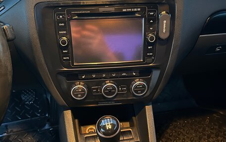 Volkswagen Jetta VI, 2013 год, 750 000 рублей, 15 фотография
