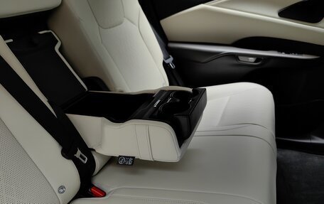 Lexus RX IV рестайлинг, 2023 год, 9 800 000 рублей, 20 фотография