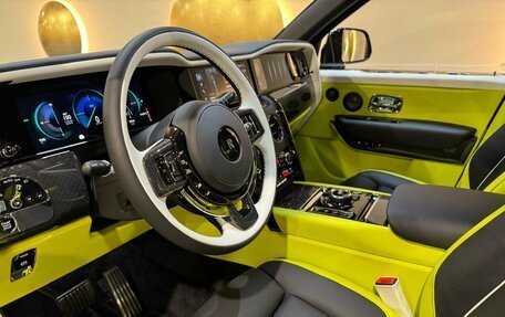 Rolls-Royce Cullinan, 2025 год, 89 000 000 рублей, 3 фотография