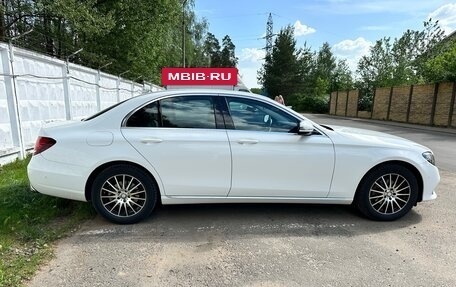 Mercedes-Benz E-Класс, 2017 год, 3 550 000 рублей, 6 фотография