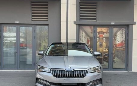 Skoda Superb III рестайлинг, 2021 год, 1 500 000 рублей, 2 фотография