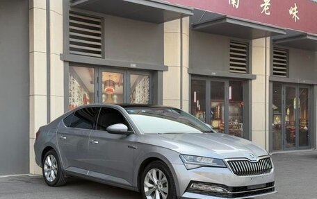 Skoda Superb III рестайлинг, 2021 год, 1 500 000 рублей, 3 фотография