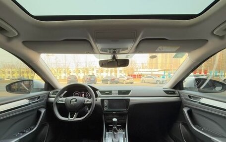 Skoda Superb III рестайлинг, 2021 год, 1 500 000 рублей, 9 фотография
