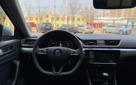 Skoda Superb III рестайлинг, 2021 год, 1 500 000 рублей, 11 фотография