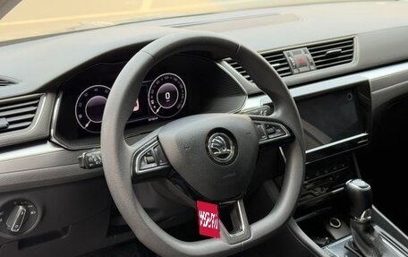 Skoda Superb III рестайлинг, 2021 год, 1 500 000 рублей, 10 фотография