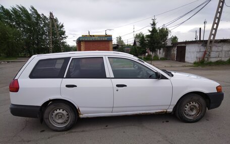 Nissan AD II, 2002 год, 300 000 рублей, 2 фотография
