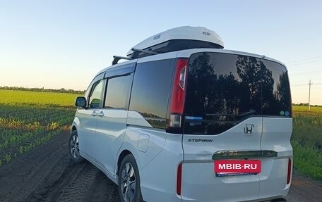 Honda Stepwgn IV, 2015 год, 1 780 000 рублей, 4 фотография