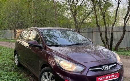 Hyundai Solaris II рестайлинг, 2012 год, 770 000 рублей, 4 фотография