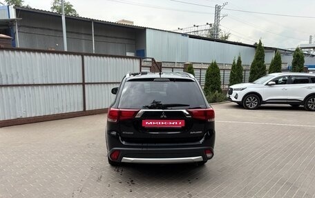 Mitsubishi Outlander III рестайлинг 3, 2016 год, 1 850 000 рублей, 12 фотография