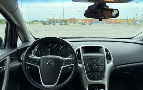 Opel Astra J, 2011 год, 710 000 рублей, 11 фотография