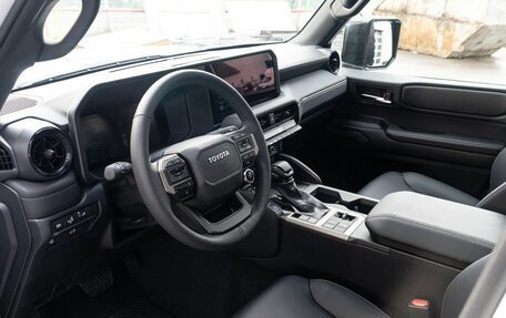 Toyota Land Cruiser Prado, 2024 год, 10 200 000 рублей, 9 фотография