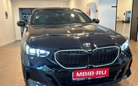 BMW 5 серия, 2024 год, 8 100 000 рублей, 6 фотография
