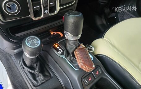 Jeep Wrangler, 2021 год, 3 340 000 рублей, 19 фотография