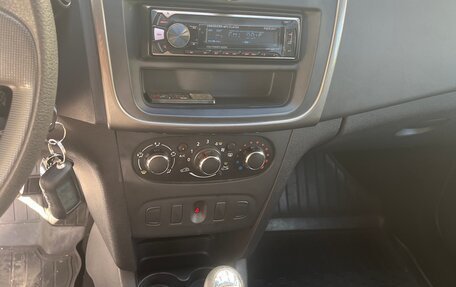 Renault Logan II, 2016 год, 660 000 рублей, 9 фотография