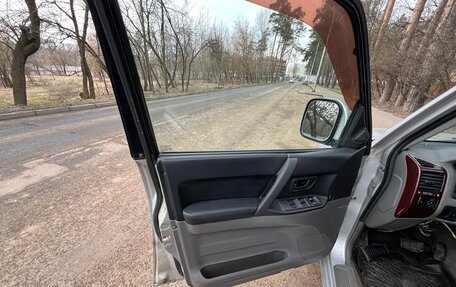 Mitsubishi Montero III, 2000 год, 400 000 рублей, 21 фотография