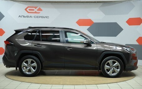 Toyota RAV4, 2020 год, 2 990 000 рублей, 4 фотография