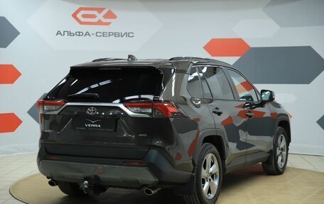 Toyota RAV4, 2020 год, 2 990 000 рублей, 5 фотография