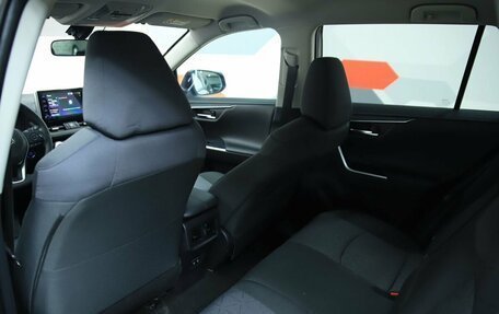 Toyota RAV4, 2020 год, 2 990 000 рублей, 11 фотография