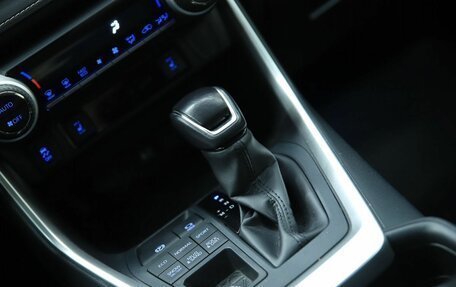 Toyota RAV4, 2020 год, 2 990 000 рублей, 12 фотография