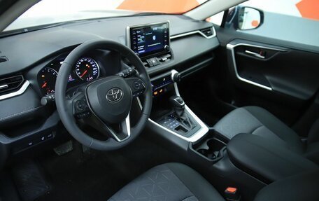 Toyota RAV4, 2020 год, 2 990 000 рублей, 10 фотография