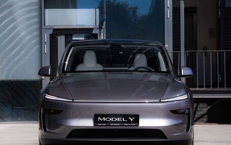 Tesla Model Y I, 2025 год, 9 500 000 рублей, 2 фотография