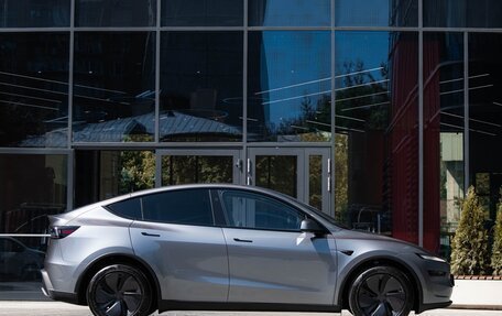 Tesla Model Y I, 2025 год, 9 500 000 рублей, 10 фотография